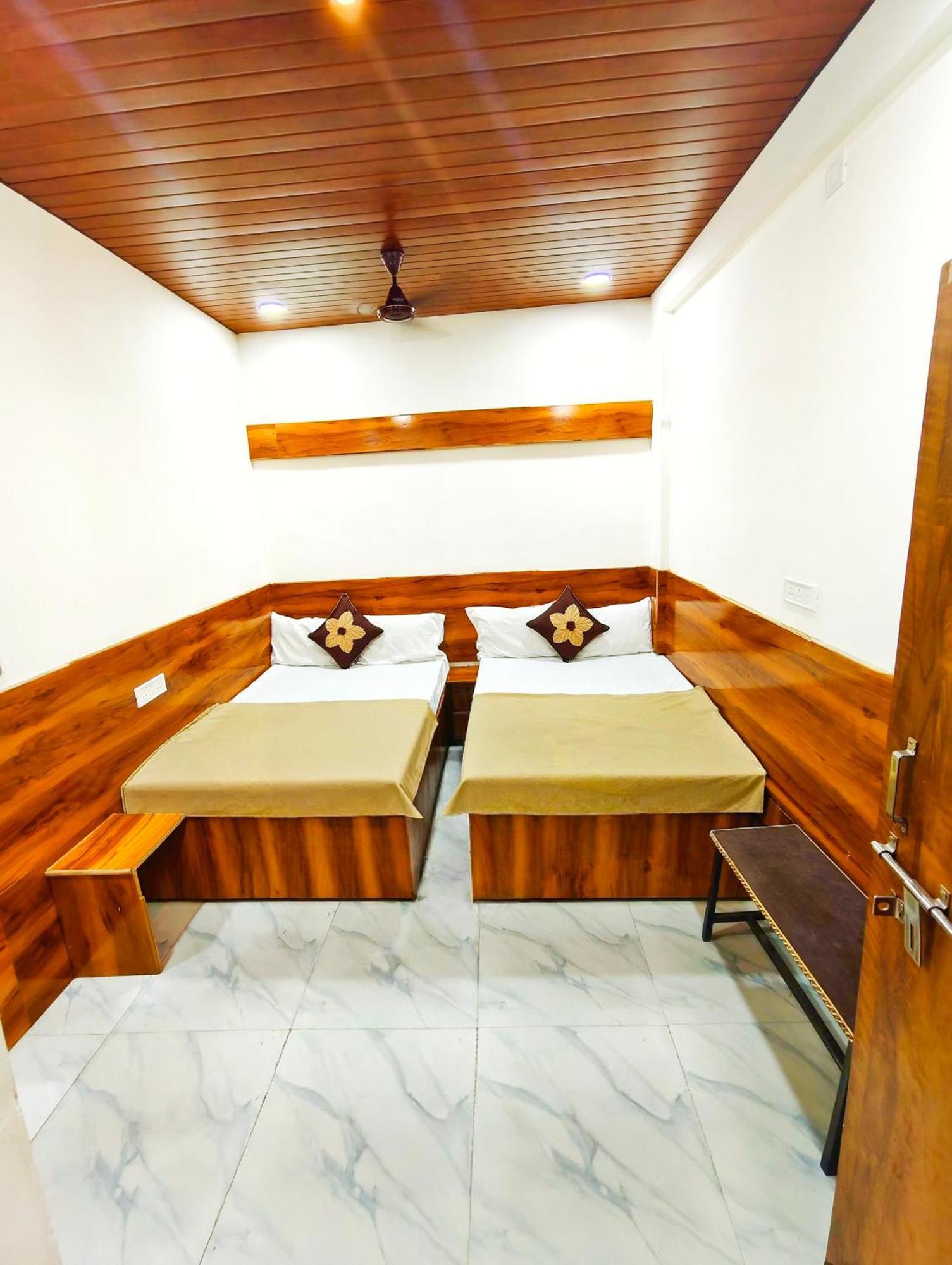 Hotel Om Palace Near Mahakal Mandir Ujjain Eksteriør billede